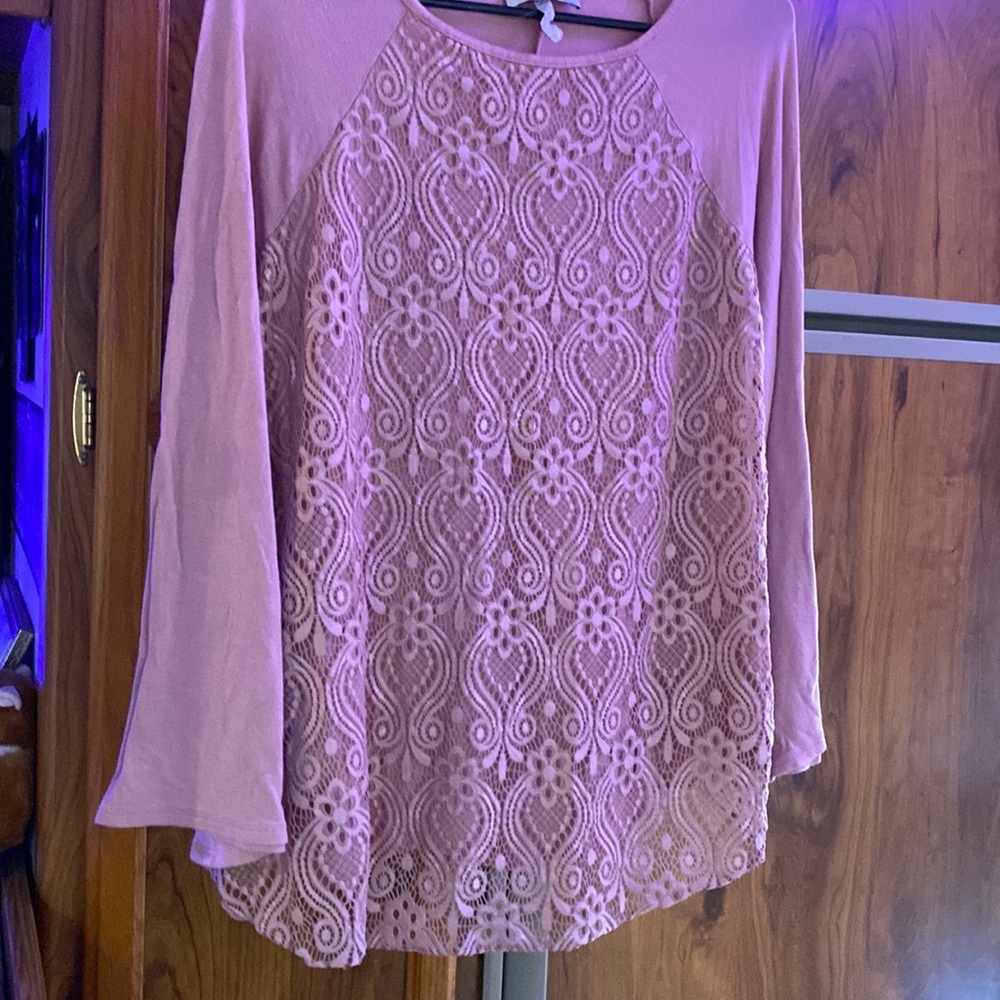 Women shirt long sleeves in rose color
